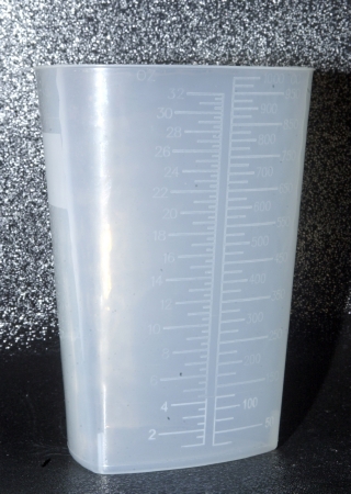 Picture of Graduated Container Triangular Polypropylene 1,000 mL (32 oz.)06610005