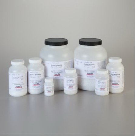 Picture of Chemistry Reagent Sodium Hydroxide Inorganic Compound 96 to 100% 500 Gram470302-558