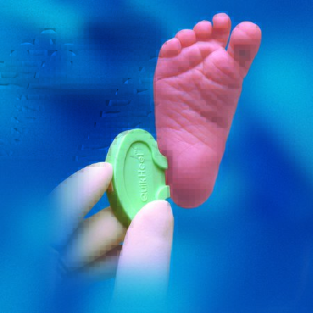 Picture of Pediatric Lancet BD Microtainer™ Incision Device Blade 1.0 mm X 2.5 mm Depth 2.5 mm Blade Push Button Activation368101