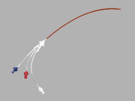Picture of Spectrum Central Venous Catheter Tray 7 Fr. / 13 Equivalent Gauge Catheter, 0.032 Inch Wire Guide Triple LumenG44126