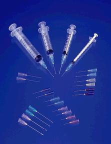 Picture of Syringe with Hypodermic Needle ExelInt® 10 mL 18 Gauge 1 Inch Detachable Needle Without Safety26257