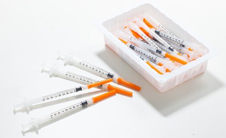 Picture of Flu Tray Sol-Care™ 1 mL 25 Gauge 1 Inch Attached Needle Retractable Needle100088IM