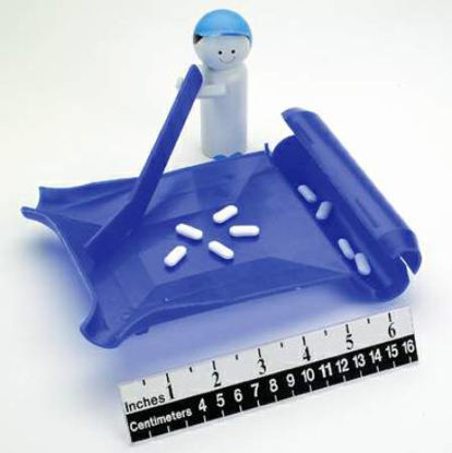 Picture of Ambidextrous Pill Counter 7-3/4 X 6-1/4 X 1-1/2 Inch, Polyethylene, With Spatula12261