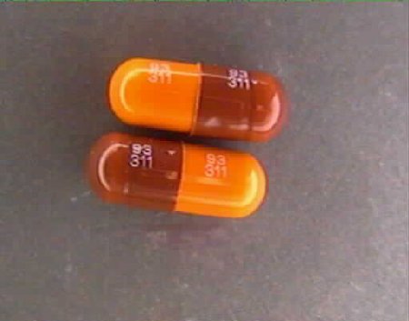 Picture of Loperamide HCl 2 mg Capsule Bottle 100 Capsules00093031101