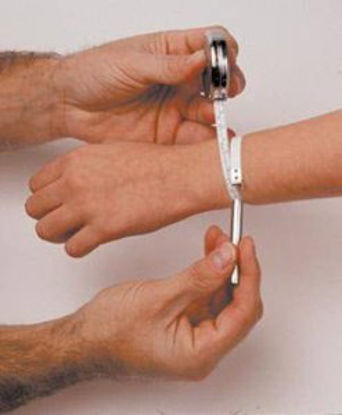 Picture of Measurement Tape Baseline® 60 Inch Woven Fabric / Plastic Casing Reusable Inches / Centimeters12-1201