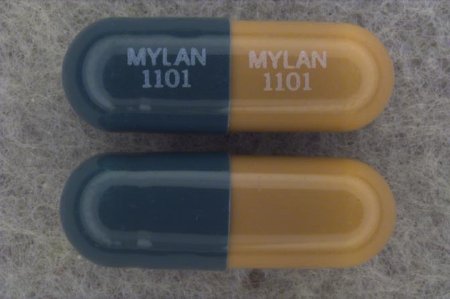 Picture of Prazosin HCl 1 mg Capsule Bottle 100 Capsules00378110101