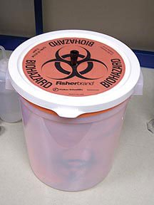 Picture of Fisherbrand™ Biohazard Autoclave Bag Container 24 Quart, HDPE14375176