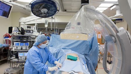 Picture of Surgical Drape Hybrid O.R./Multi-Access Drape 38 X 84 Inch Side Drape, 60 X 100 Inch Top X 75 X 102 Inch Bottom Drape SterileSPD106