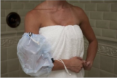 Picture of Arm Cast and Bandage Protector SHOWERsleeve One Size Fits Most Polypropylene 12 X 17 Inch00140