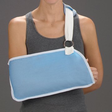 Picture of Arm Sling DeRoyal® Hook and Loop Closure Medium104A10