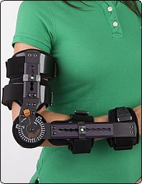 Picture of Elbow Brace Bledsoe™ One Size Fits Most Right Elbow BlackAE023200