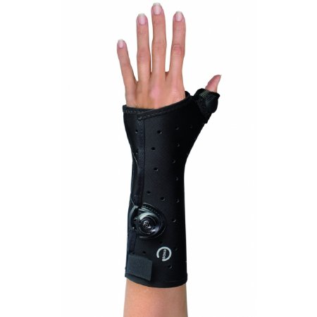 Picture of Thumb Splint Exos® Medium Boa® Lacing System Left or Right Hand Black232-51-1111