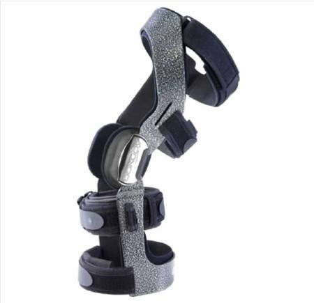 Picture of Knee Brace Armor Fourcepoint™ Medium Swiveling Strap Closure 18-1/2 to 21 Inch Circumference Standard Length Right Knee11-1442-3