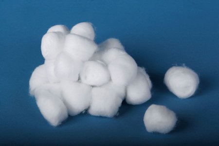 Picture of Cotton Ball Medium Cotton NonSterileMDS21461