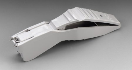 Picture of Wound Stapler Precise™ Multi-Shot Squeeze Handle Stainless Steel / Nickel Staples 15 mm StaplesDS-15