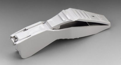 Picture of Wound Stapler Precise™ Multi-Shot Squeeze Handle Stainless Steel / Nickel Staples 25 mm StaplesDS-25