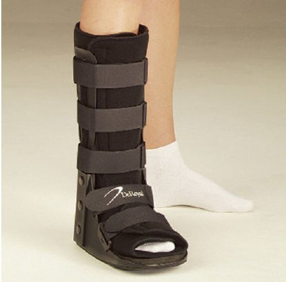 Picture of Walker Boot Tracker™ EX Small Hook and Loop Closure Male 6 to 8-1/2 / Female 5 to 8-1/2 Left or Right Foot15590005