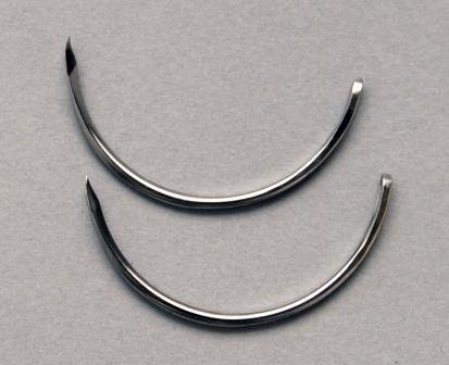 Picture of Suture Needle 1/2 Circle Trocar Point Needle Mayo Catgut Type242604