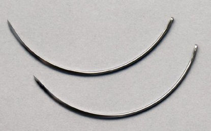 Picture of Suture Needle Richard-Allan® 3/8 Circle Reverse Cutting Needle Regular Surgeon's Type209004