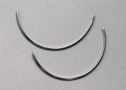 Picture of Suture Needle Richard-Allan® 1/2 Circle Reverse Cutting Needle Regular Surgeon's Type Size 30 Needle209130
