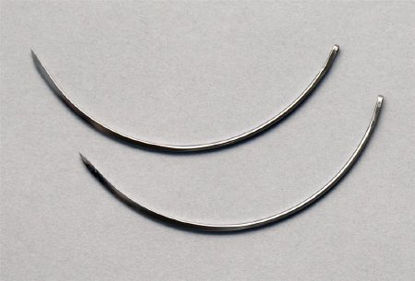Picture of Suture Needle Richard-Allan® 3/8 Circle Reverse Cutting Needle Regular Surgeon's Type Size 19 Needle209019