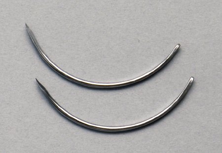 Picture of Suture Needle Richard-Allan® 3/8 Circle Taper Point-Heavy Needle Mayo Catgut Type Size 3 Needle216803