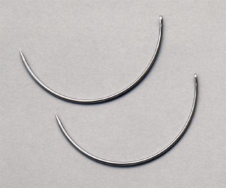 Picture of Suture Needle Richard-Allan® 1/2 Circle Taper Point Needle Ferguson Type Size 16 Needle212616