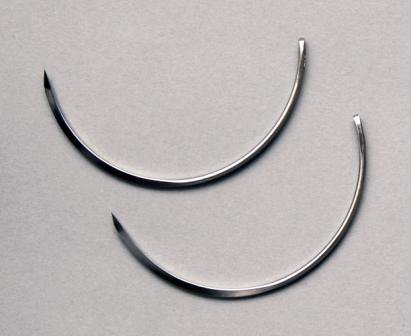 Picture of Suture Needle Richard-Allan® 1/2 Circle Reverse Cutting Needle Martin UterineType Size 6 Needle216406
