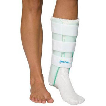 Picture of Leg Splint Aircast® One Size Fits Most Hook and Loop Closure 15-1/2 Inch Length Left Leg55004601