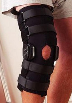 Picture of Knee Brace Rolyan® Medium 17 Inch Length55986603