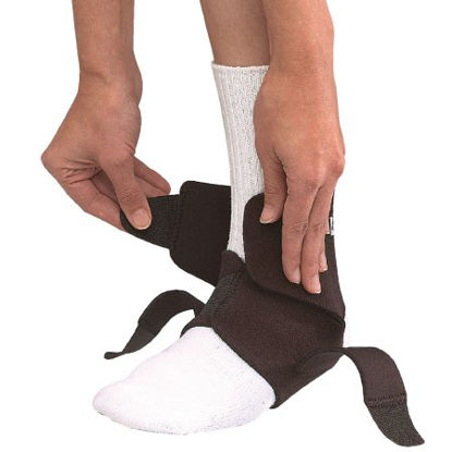 Picture of Ankle Support Mueller® Hook and Loop Closure Male 7 to 13 / Female 4-1/2 to 11-1/2 Left or Right Foot45470