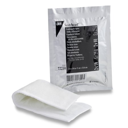 Picture of One-Sided Padded Splint 3M™ Scotchcast™ Conformable 2 X 10 Inch Fiberglass / Polyurethane White72210