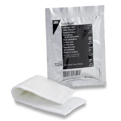 Picture of One-Sided Padded Splint 3M™ Scotchcast™ Conformable 2 X 10 Inch Fiberglass / Polyurethane White72210